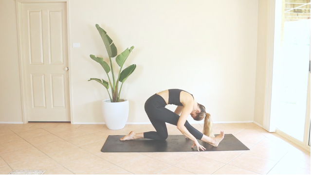 9 Minute Lower Body Stretch for the Hip Flexors, Hamis, Glutes and Inner Thighs