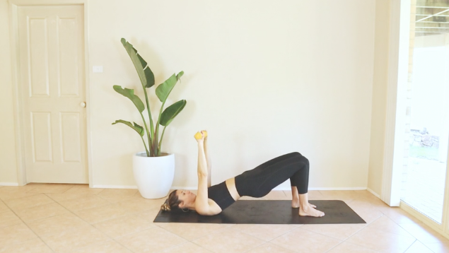 9 Minute Full Body Pilates with Dumbbells - Lunges, Bridges, Crunches, Plank