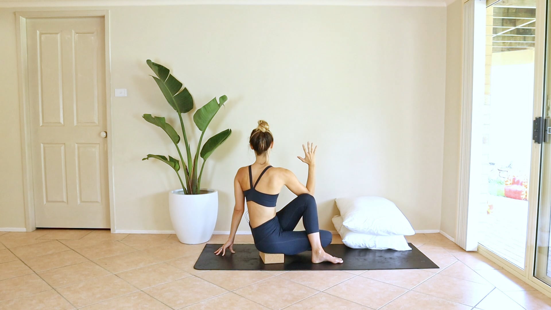 16 Minute Gentle, Period Friendly Yoga 
