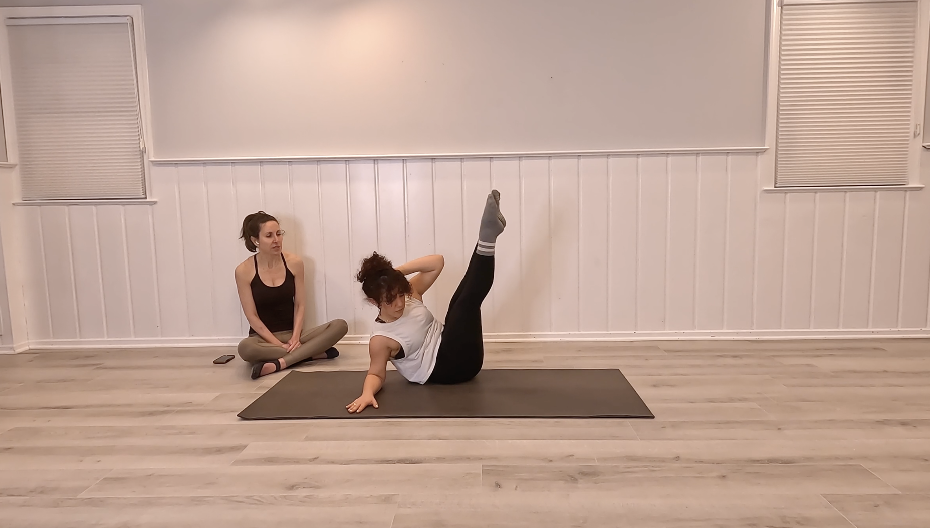 30 Min Mat 25 - Glutes & Obliques