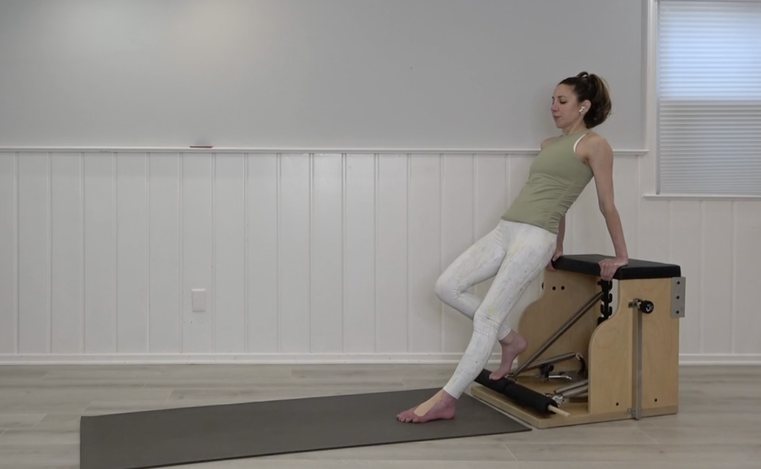 Chair 14 - Inner/Outer Thighs, Lats, Abs