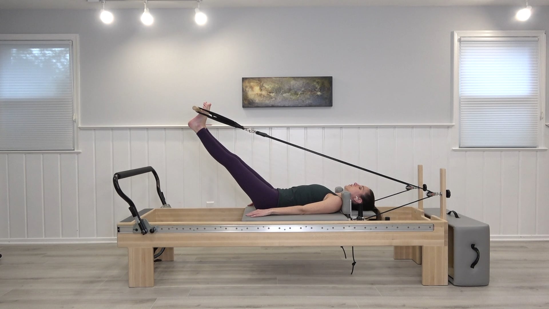 Reformer 17 - Legs in Straps