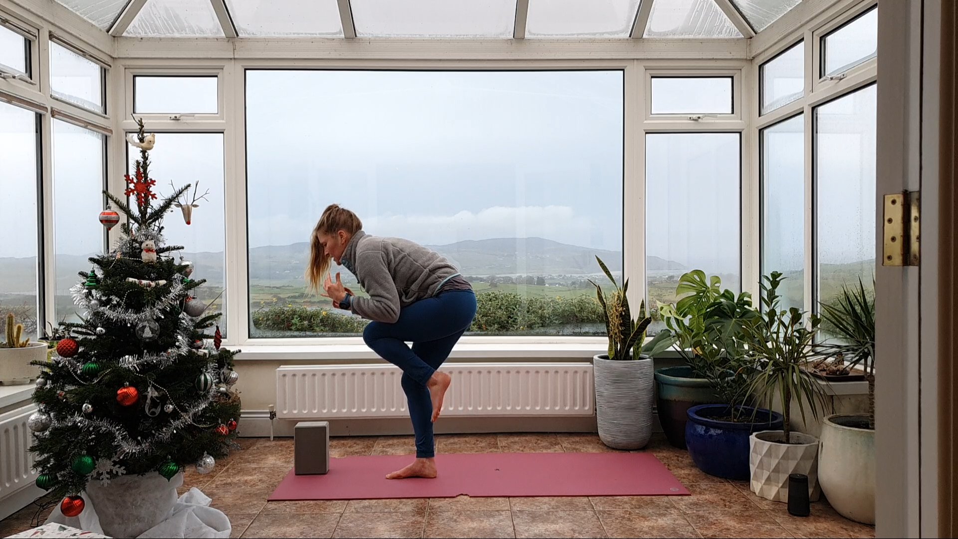 Flow Yoga - Strength + Balance 