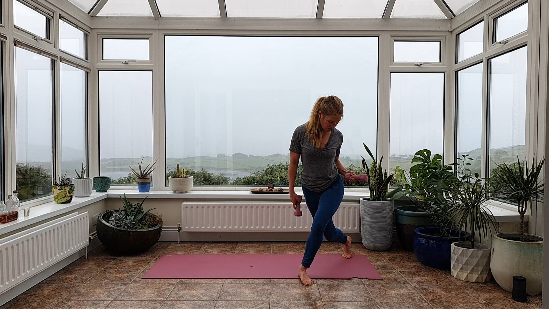 Yoga Sculpt - Curtsey + Carido