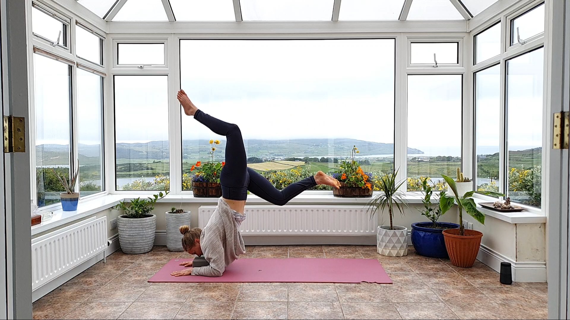 Flow Yoga - Energy Moving