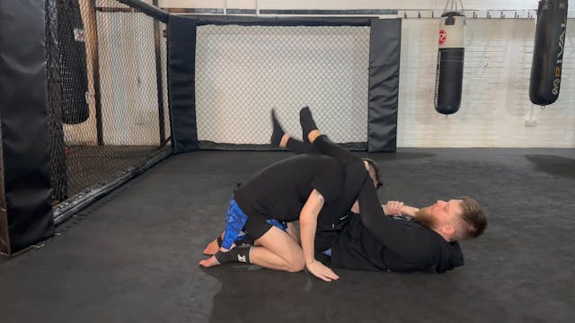 MMA - Defending Triangle Choke Variat...