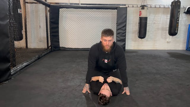 MMA - Ezekiel Choke