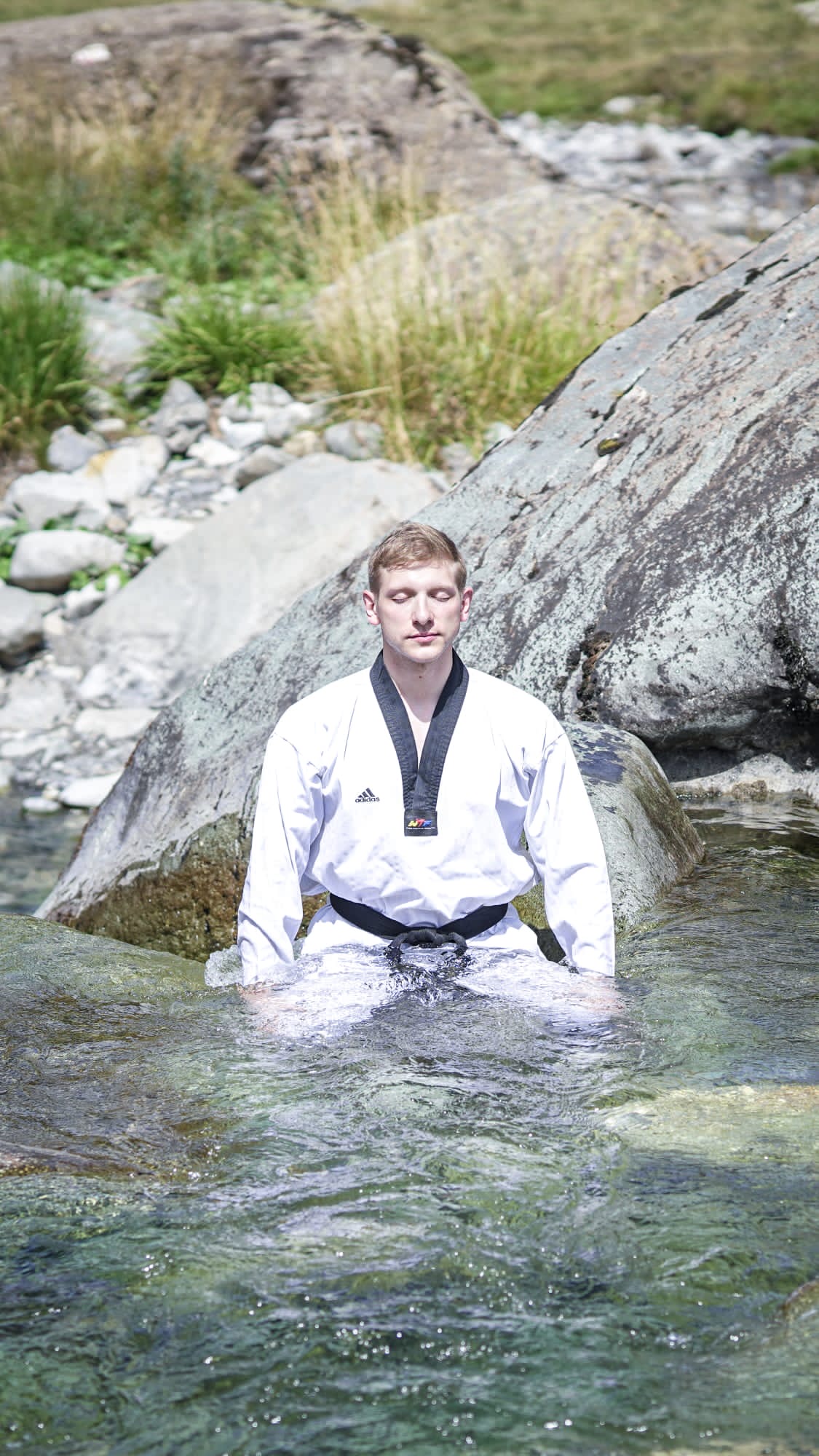 INTRODUCTION / GRATUIT