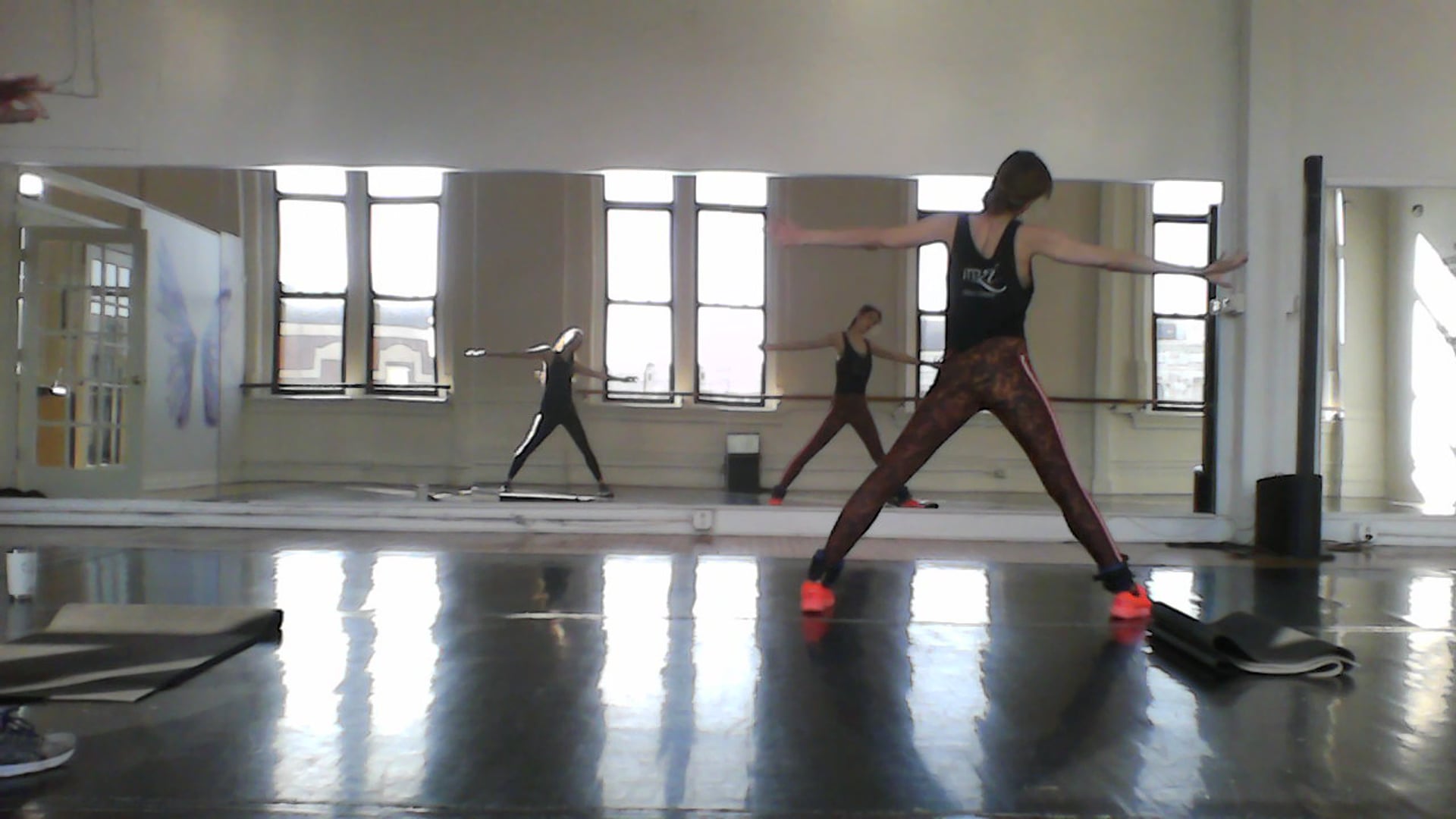 Warm-up & Planks (~ 8 min)