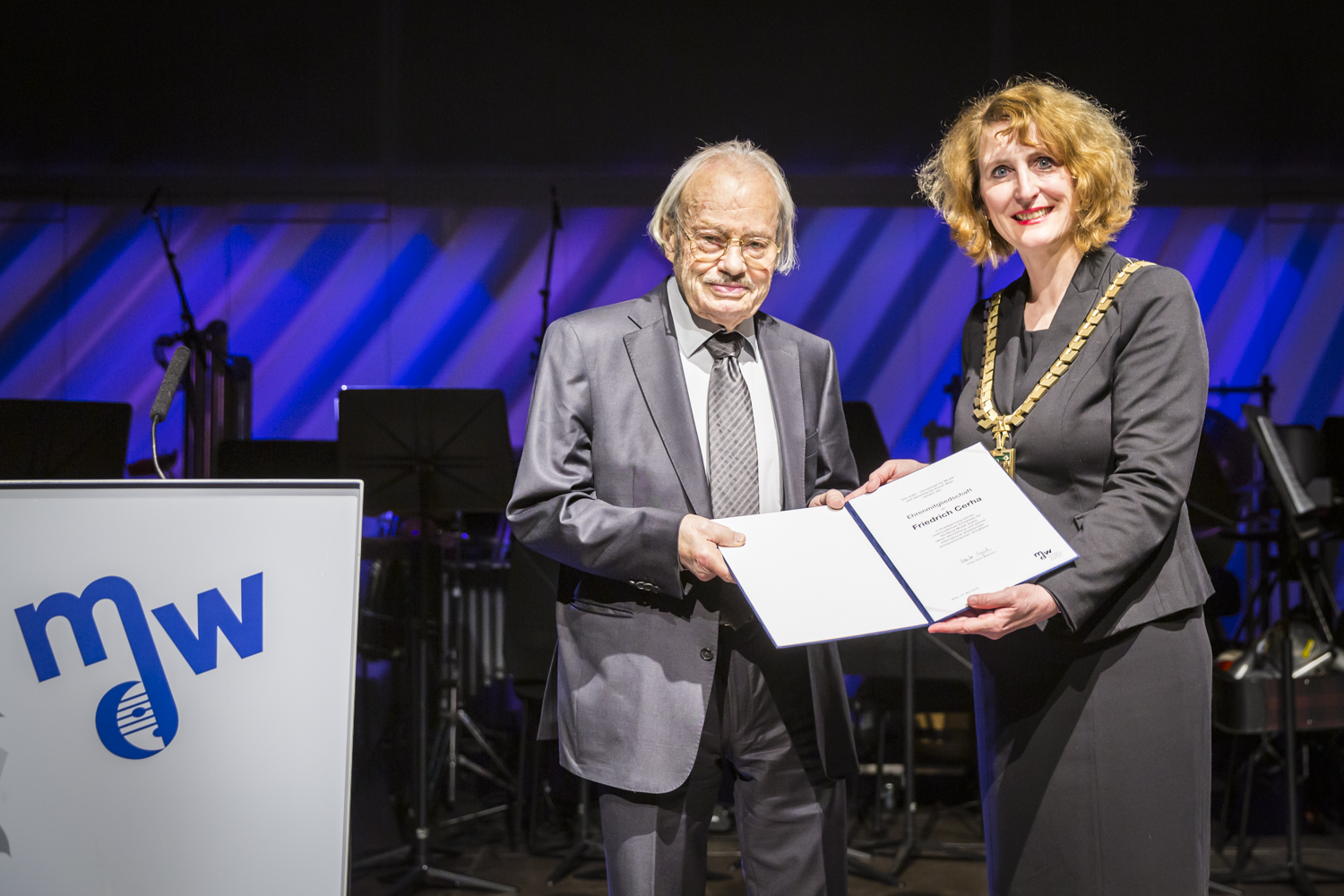 Verleihung der Ehrenmitgliedschaft an Friedrich Cerha