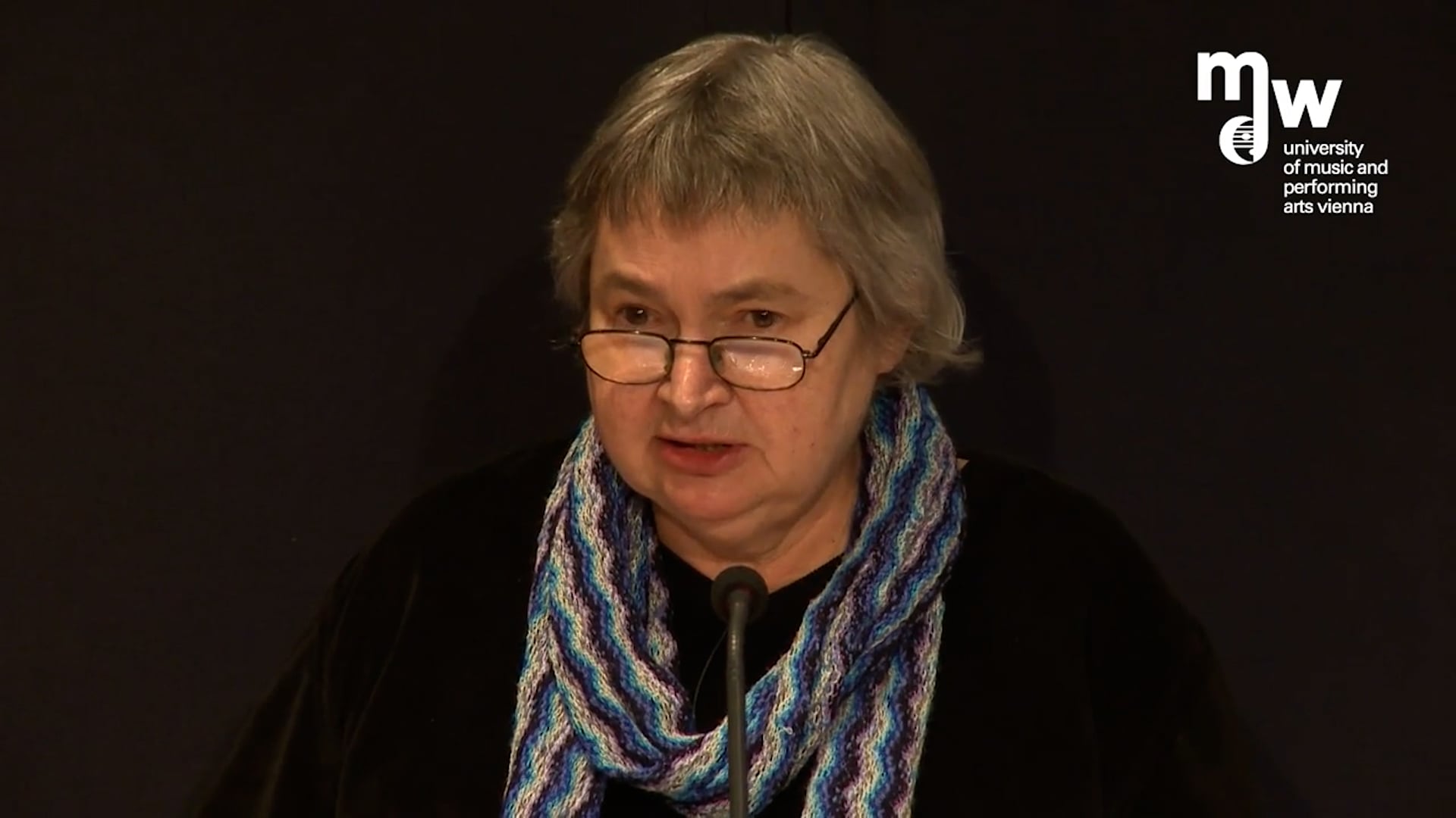 Chung-Yuan Yu: Faerbung