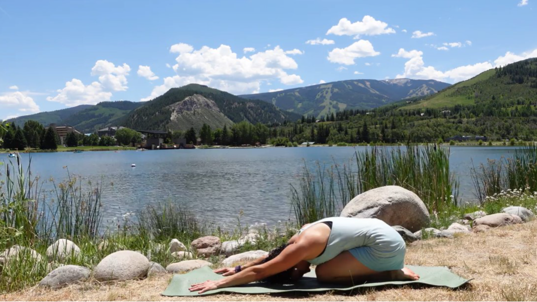 30-minute Beginner Morning Gentle Flow Yoga for all Ages #179 