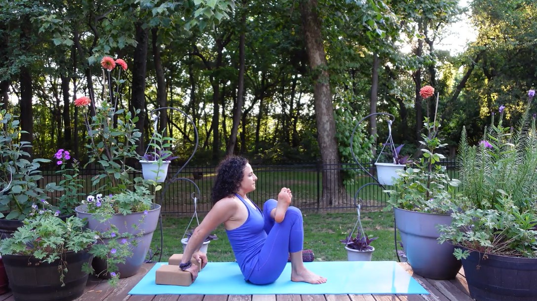 60-minute Full Body Deep Stretch Yoga for Depression & Breakups #163