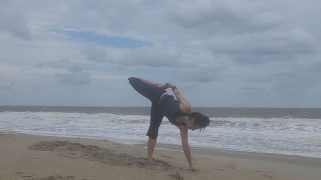 30-minute Advanced Sun Salutation Ocean Flow #195