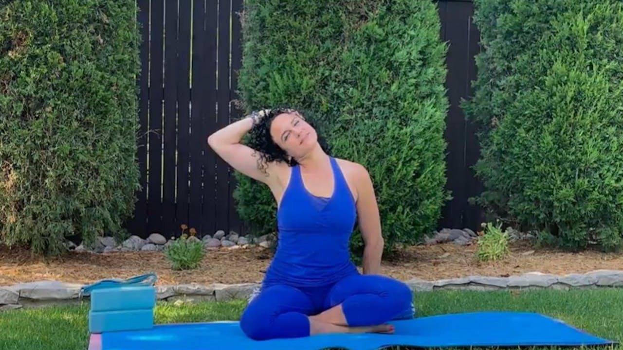 #172 30-min Gentle Yoga: Heal from Heartache/Grief