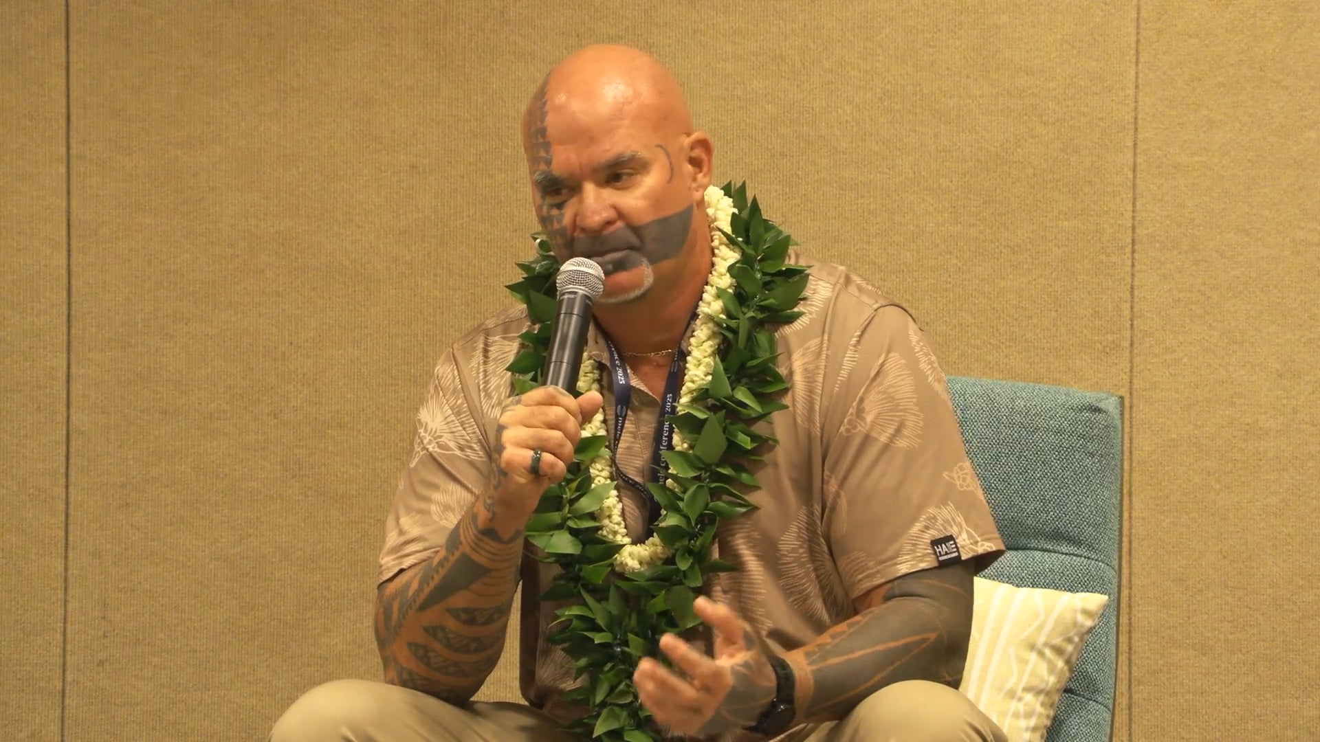 Ola ka ʻŌlelo i ke Mele: Hawaiian Language Revitalization through Mele