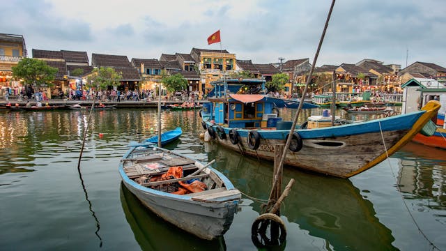 Ancient Town of Hoi An in Vietnam - S...