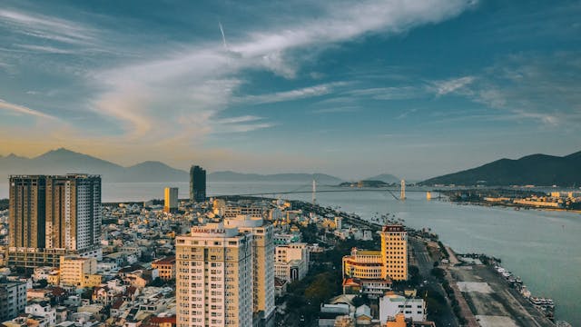 Walking Around Da Nang in Vietnam - S...