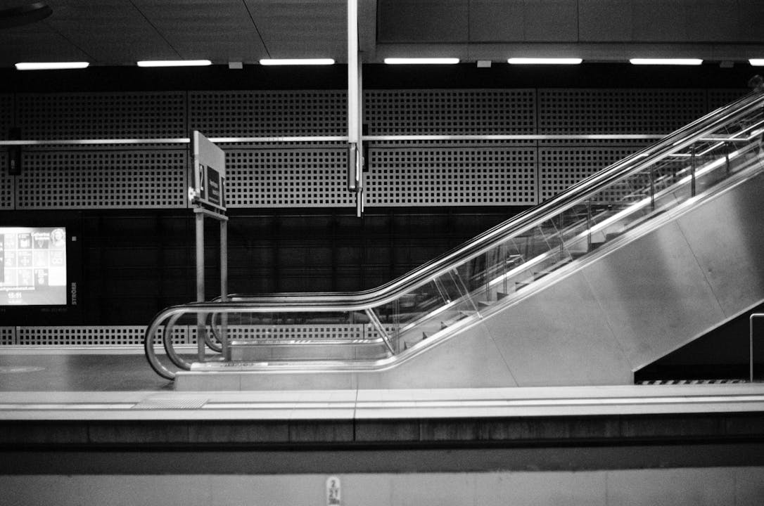 berlin-hauptbahnhof-central-station-in-germany-s4111-memory-lane-tv
