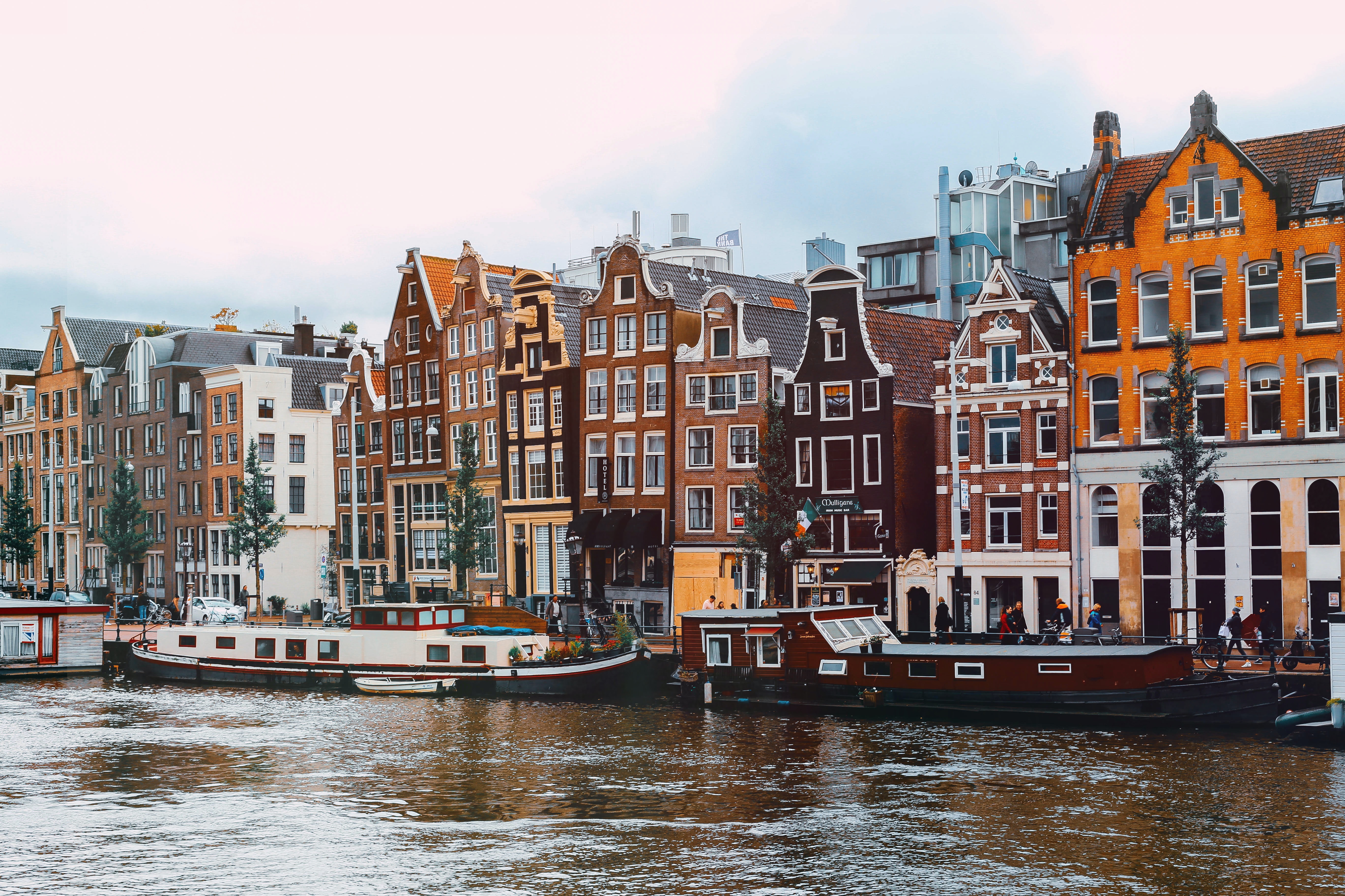 Downtown Amsterdam, Netherlands - S4139 