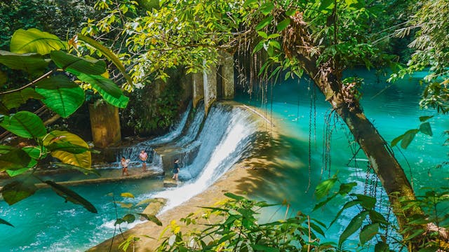 Kawasan Falls, Cebu in Philippines - ...