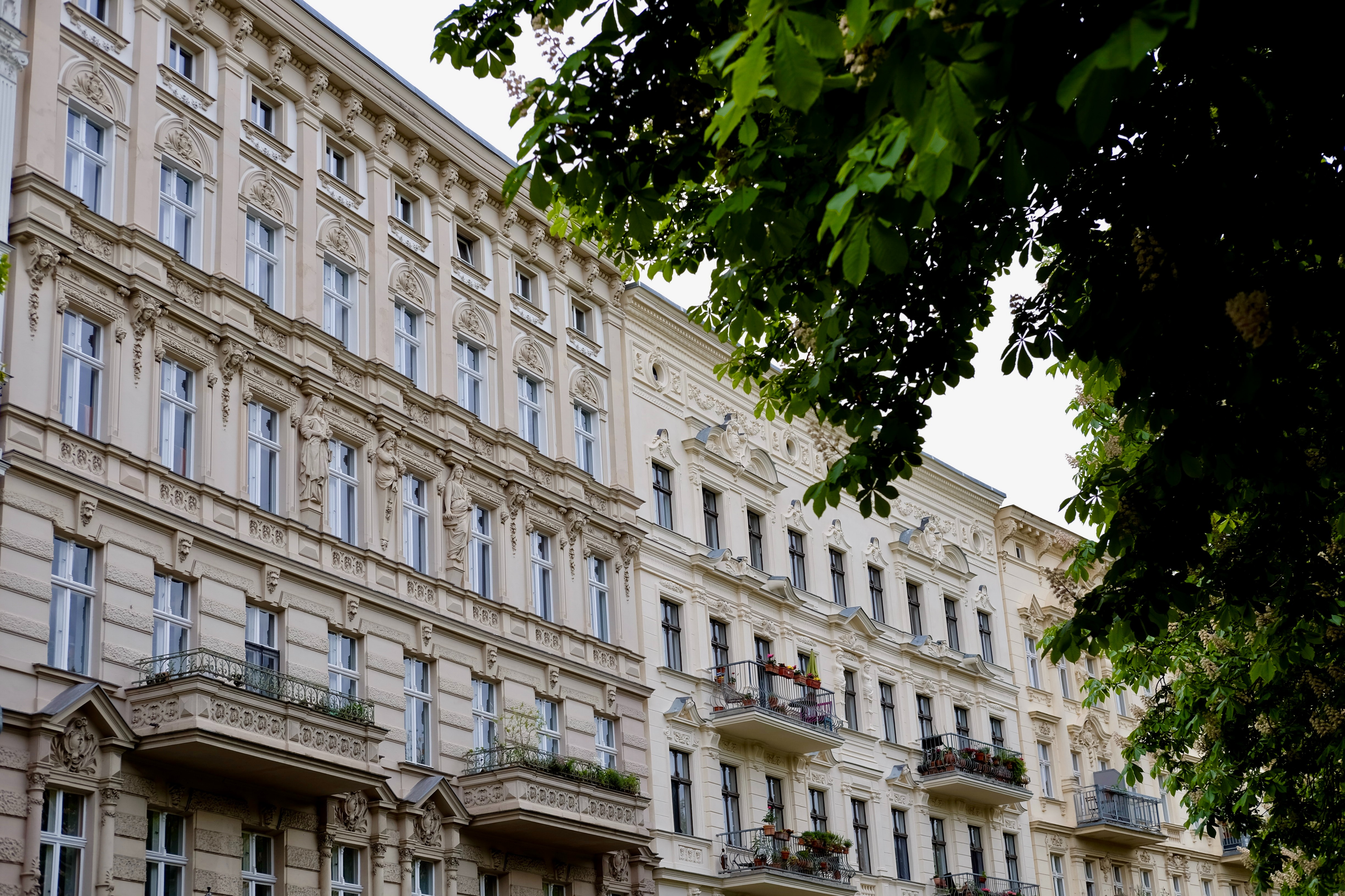 Berlin, Friedrichshain To Kreuzberg in Germany - S4042 