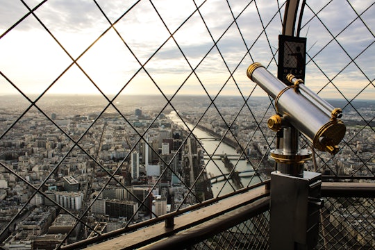 Eiffel Tower, Elevator Ride Top Floor in Paris - S4148 