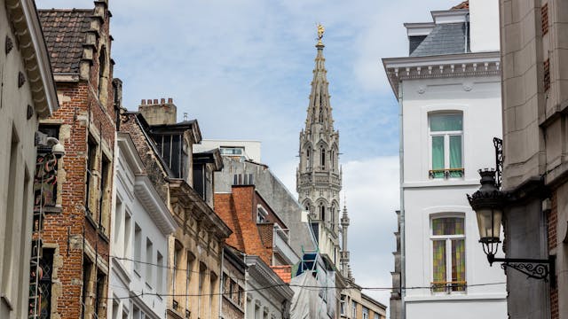 Walking Tour of Rue Neuve, Brussels i...
