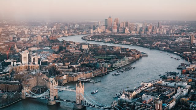 The Thames in London - S6022