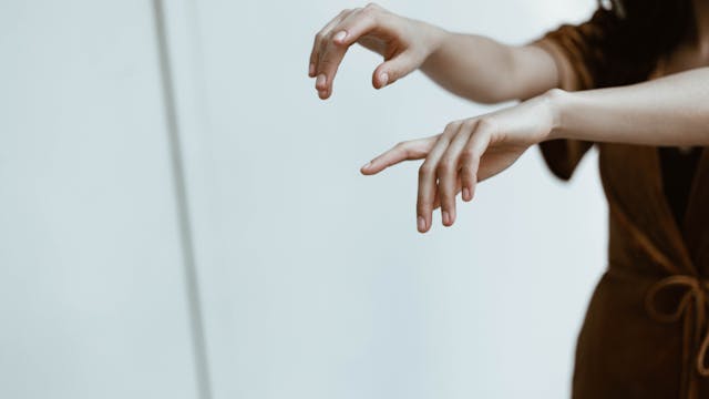 3 Hand Reflexology Exercises - S9083