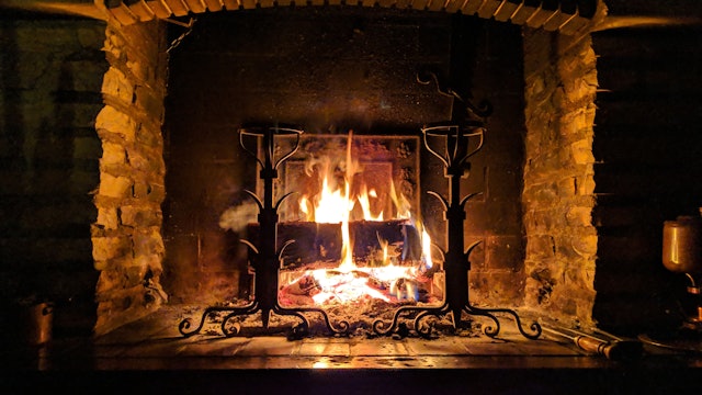 Cozy Fireplace - S202 