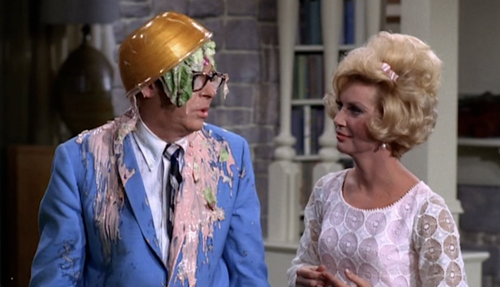 Lucy gets a new job - S3011