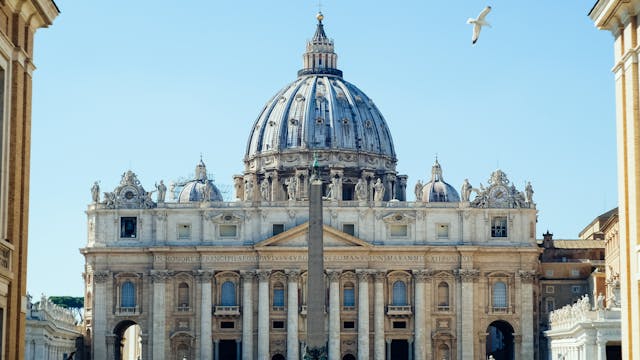 Saint Peter’s Basilica in Vatican - S...