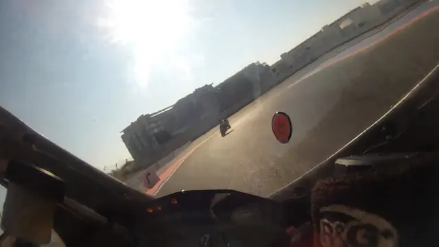 Dubai commentary lap