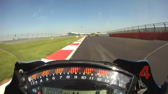 Silverstone complete lap gears