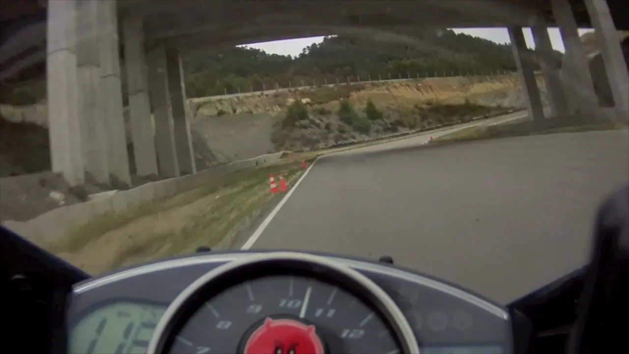 Parcmotor motorcycle 'How I ride' circuit guide