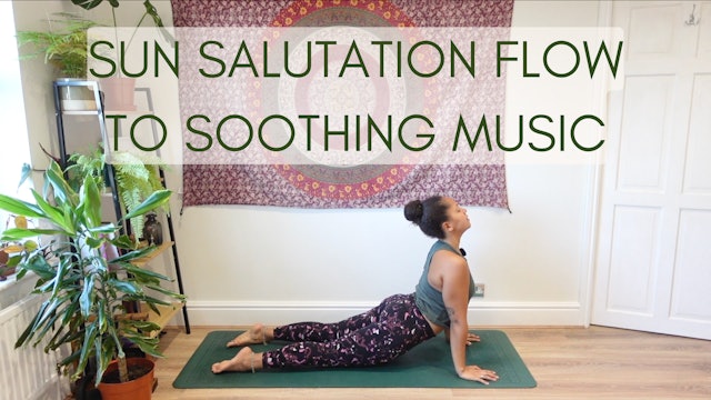 13 Min Dynamic Vinyasa Flow with Nicole - Sun Salutation to Soothing Music