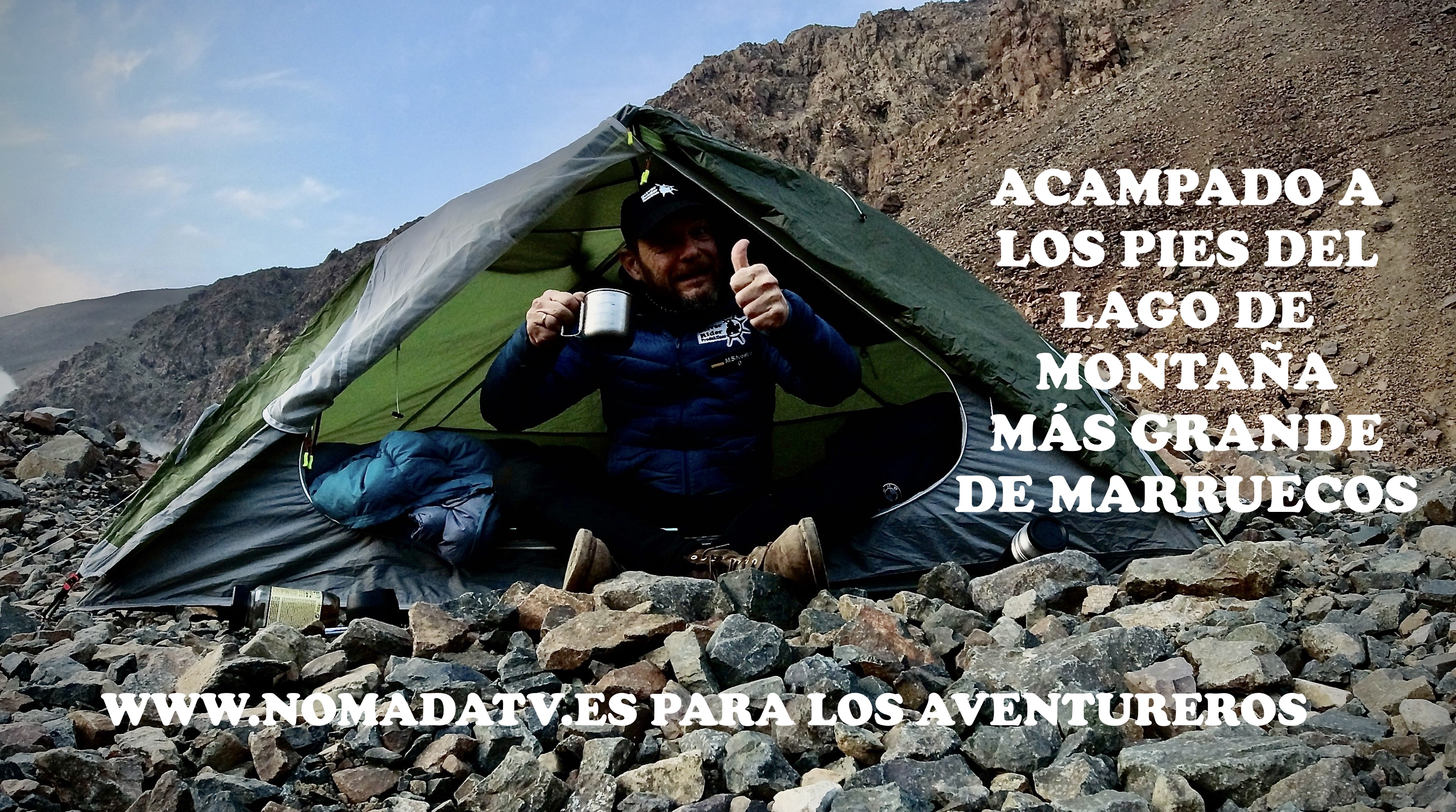 5. Acampado a los pies de un lago de montaña 