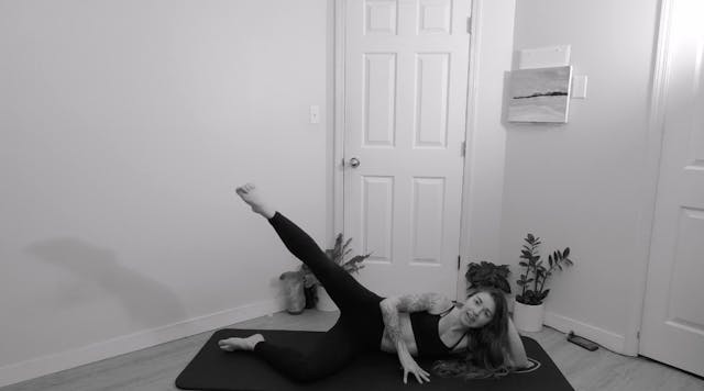 30 min Lower Body & Core Zing w/ Trilby