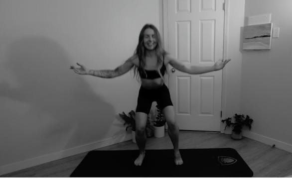 14 min Heart & Glute Zing w/ Trilby