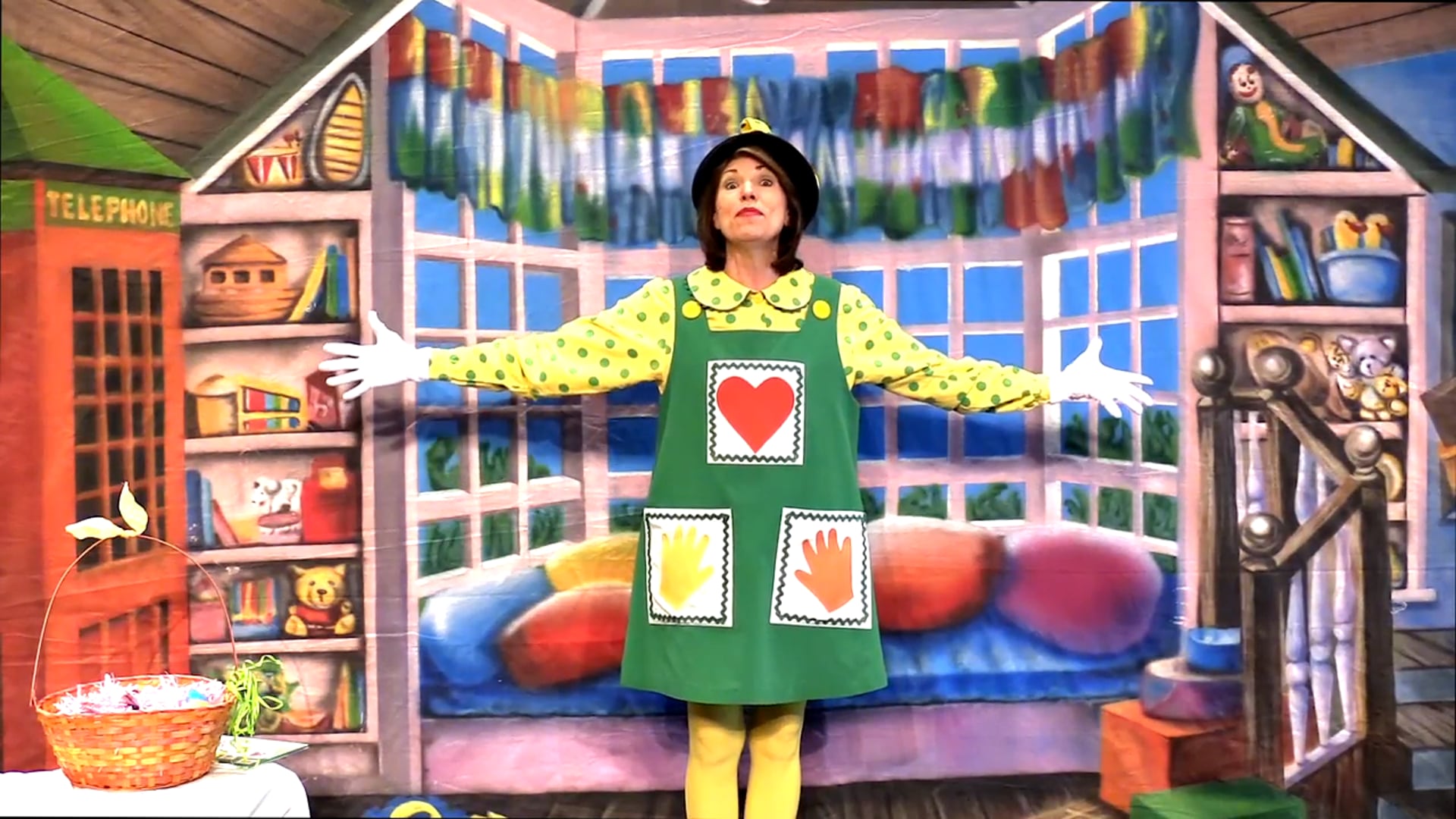 MISS PATTYCAKE EGGSTRAVAGANZA LIVE