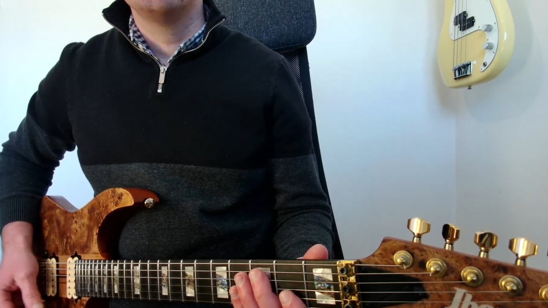 DofE awards. Bronze, silver or gold. Guitar. Video