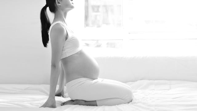 Prenatal Spinal & Hip Mobility with M...