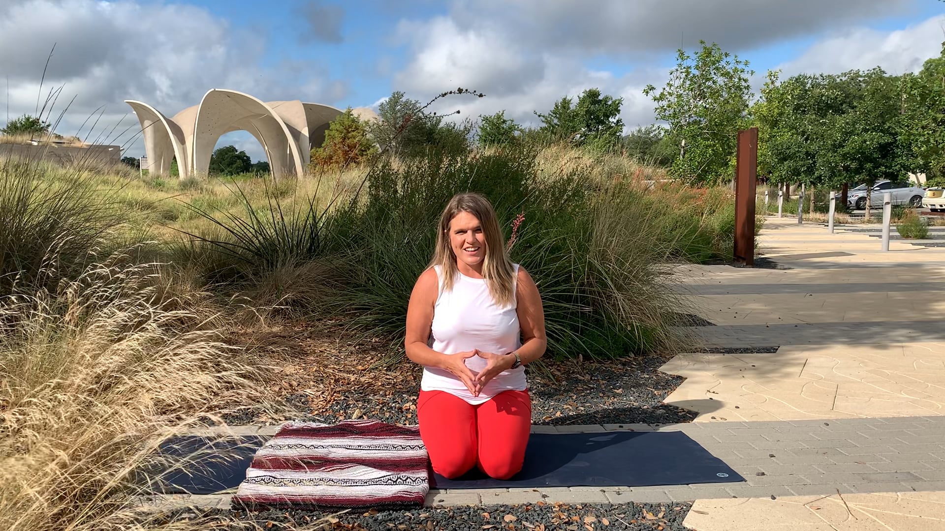 Yin Yoga : Grounding + Centering