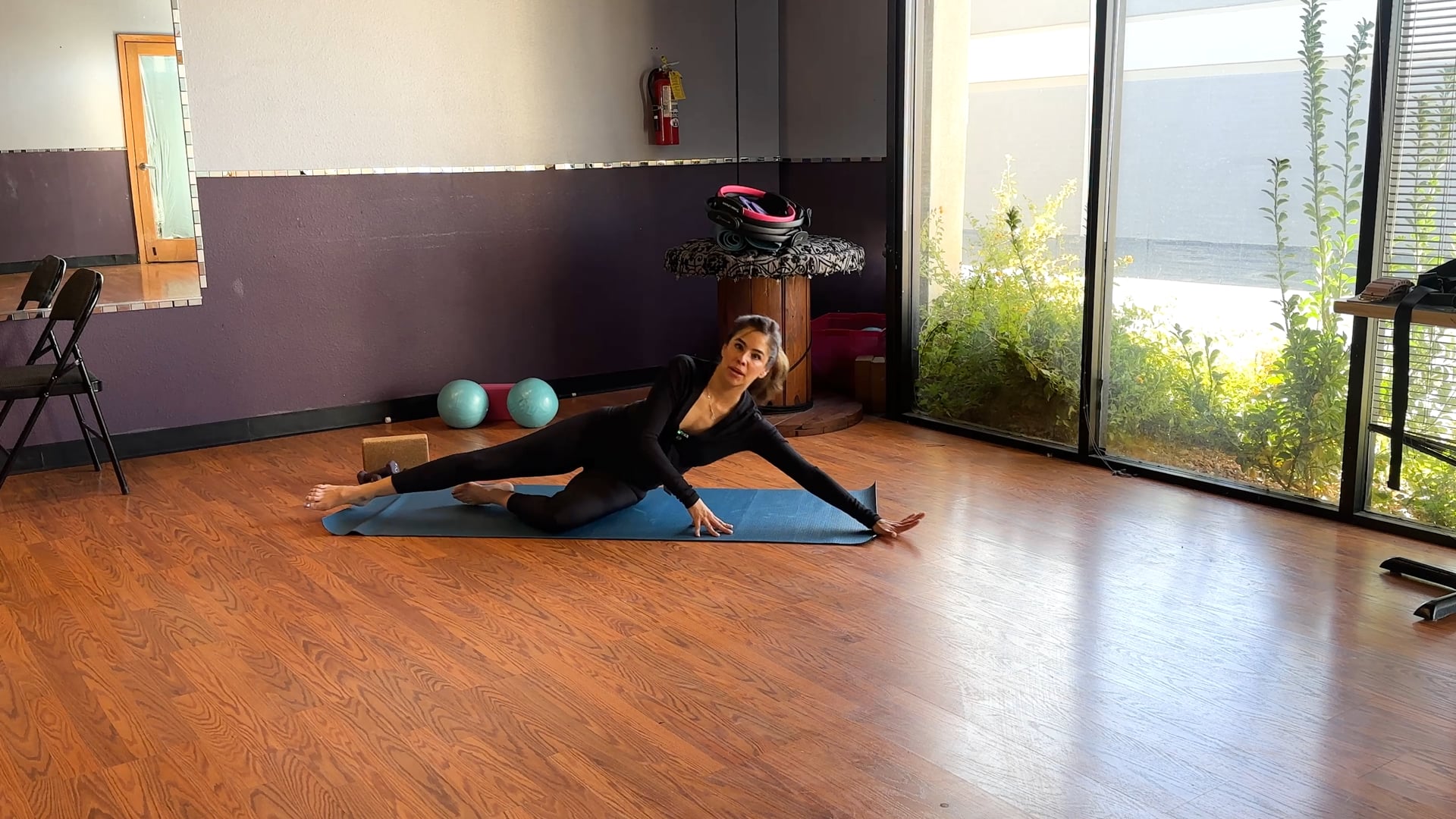 10 Minute Lower Body- No Equipment "Outer Hips and Butt"