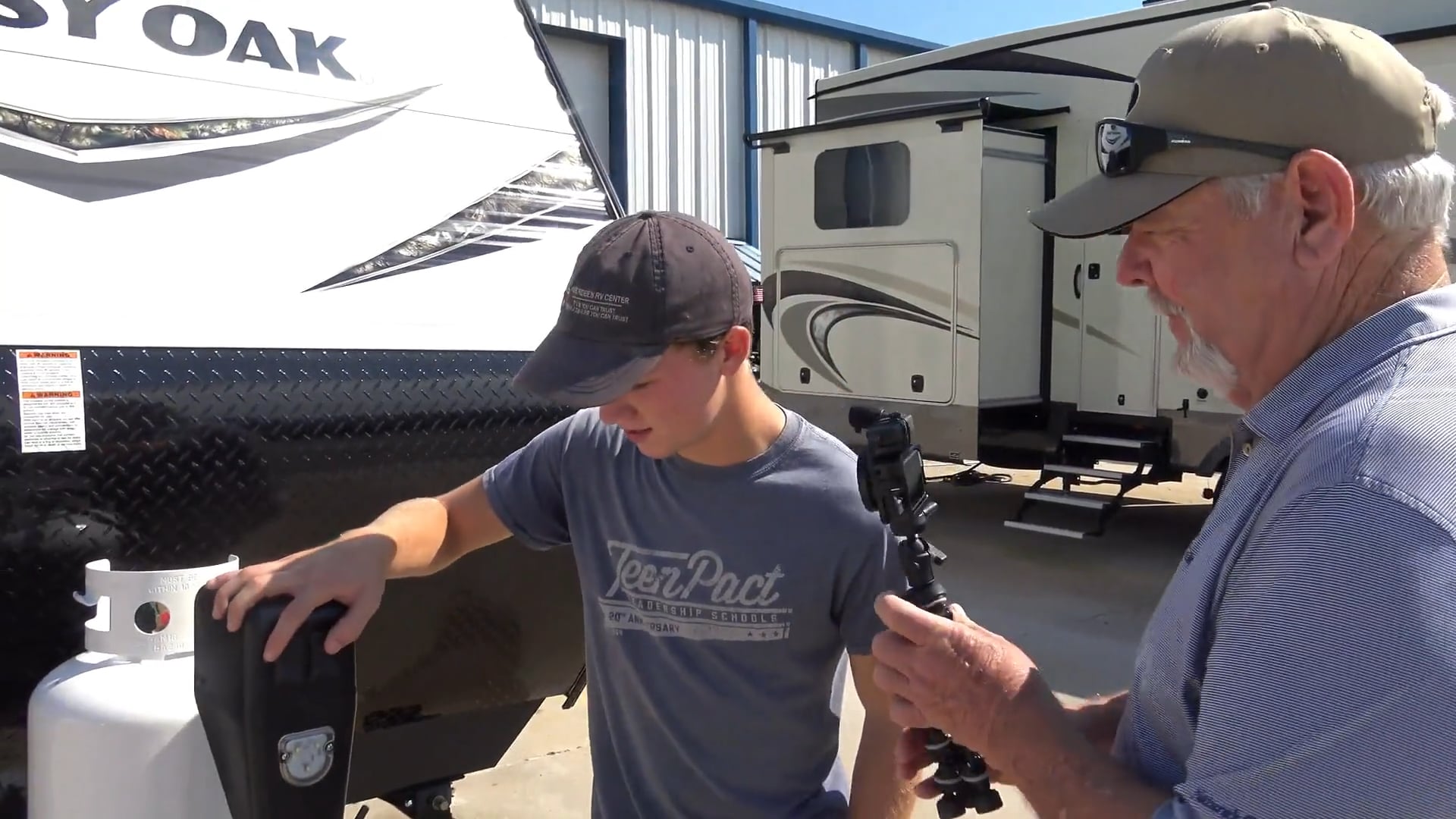 Picking Up the Mossy Oak Starcraft RV