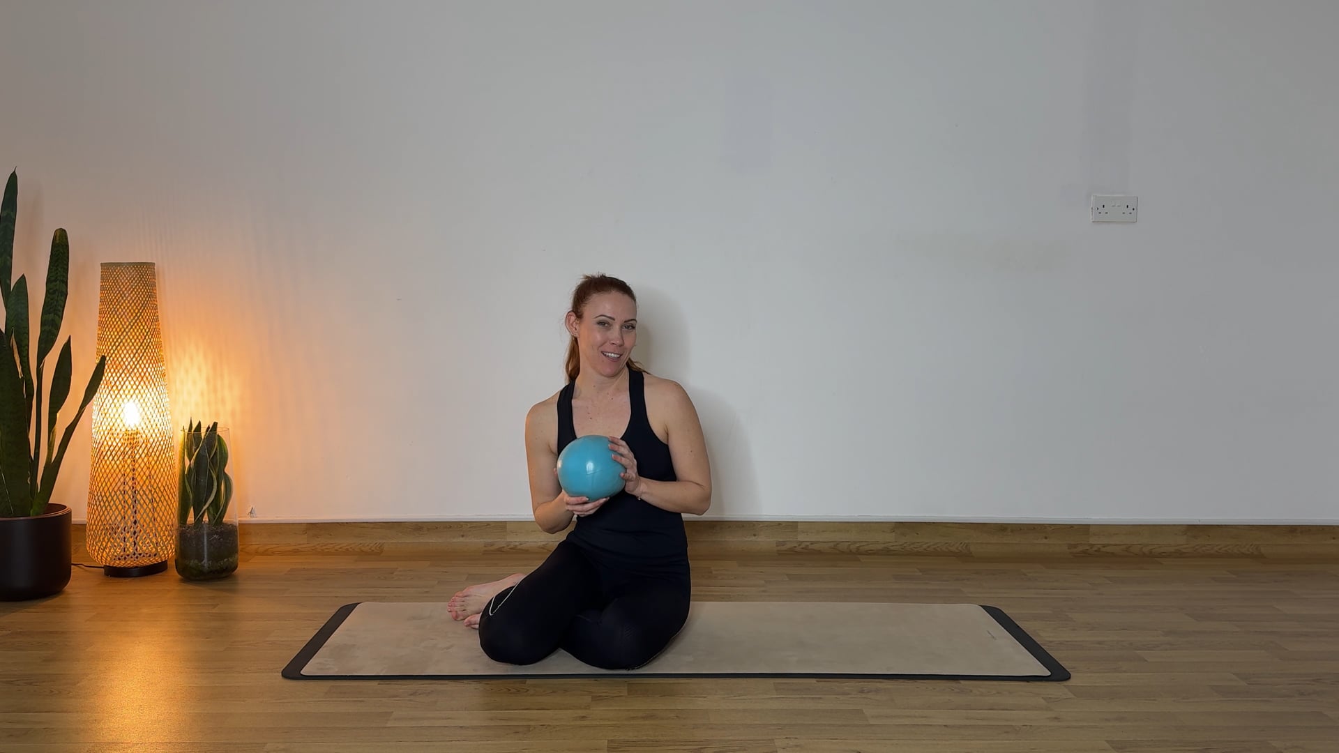 41 MIN ABS WITH THE SMALL BALL