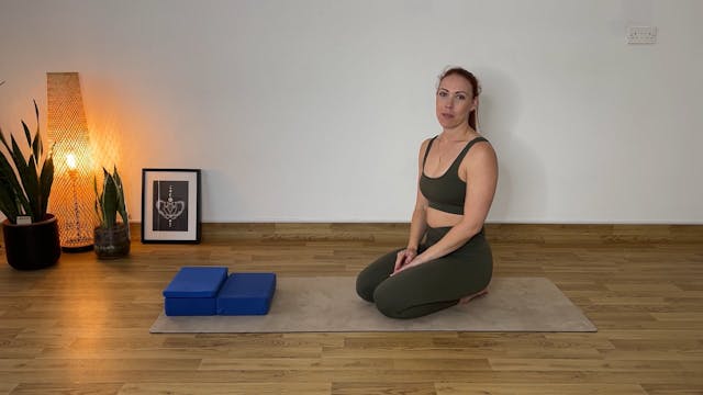 11 MIN PRENATAL SPINAL STRETCH