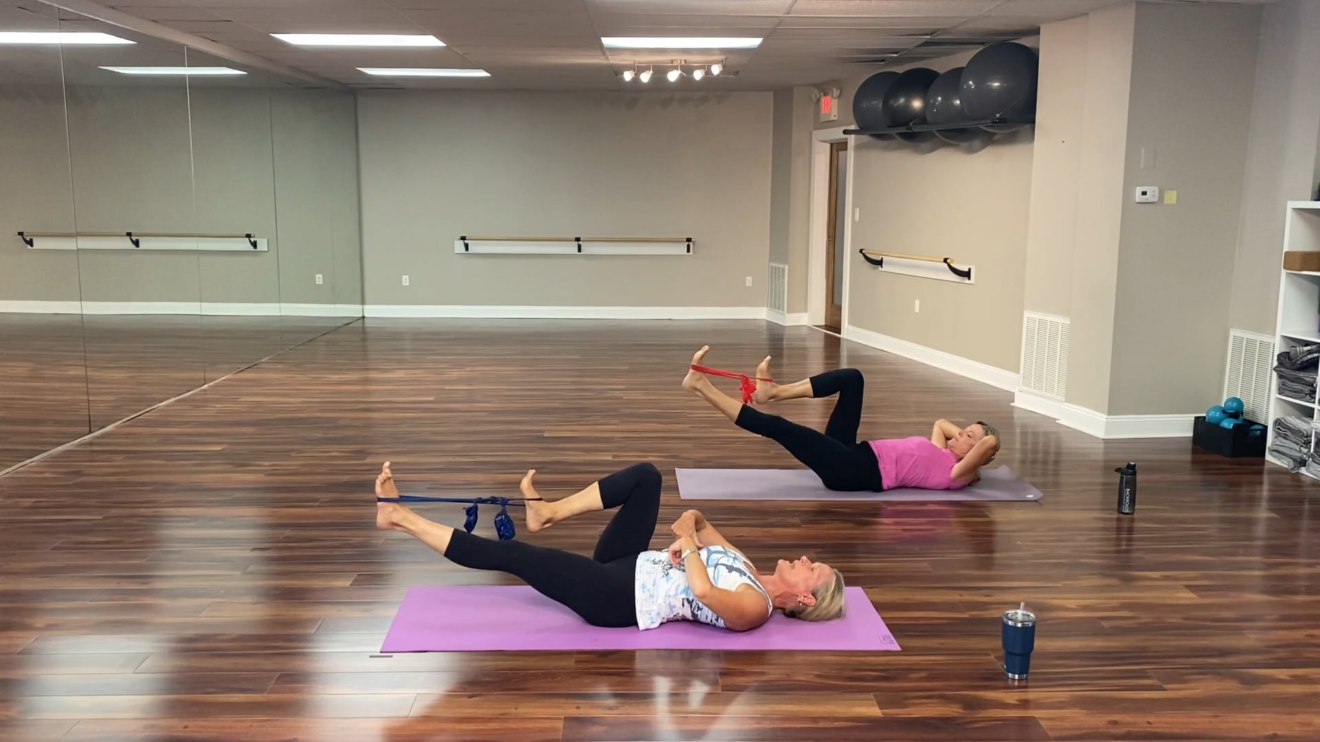 PhyToga All levels: Total Body with Resistance Band 