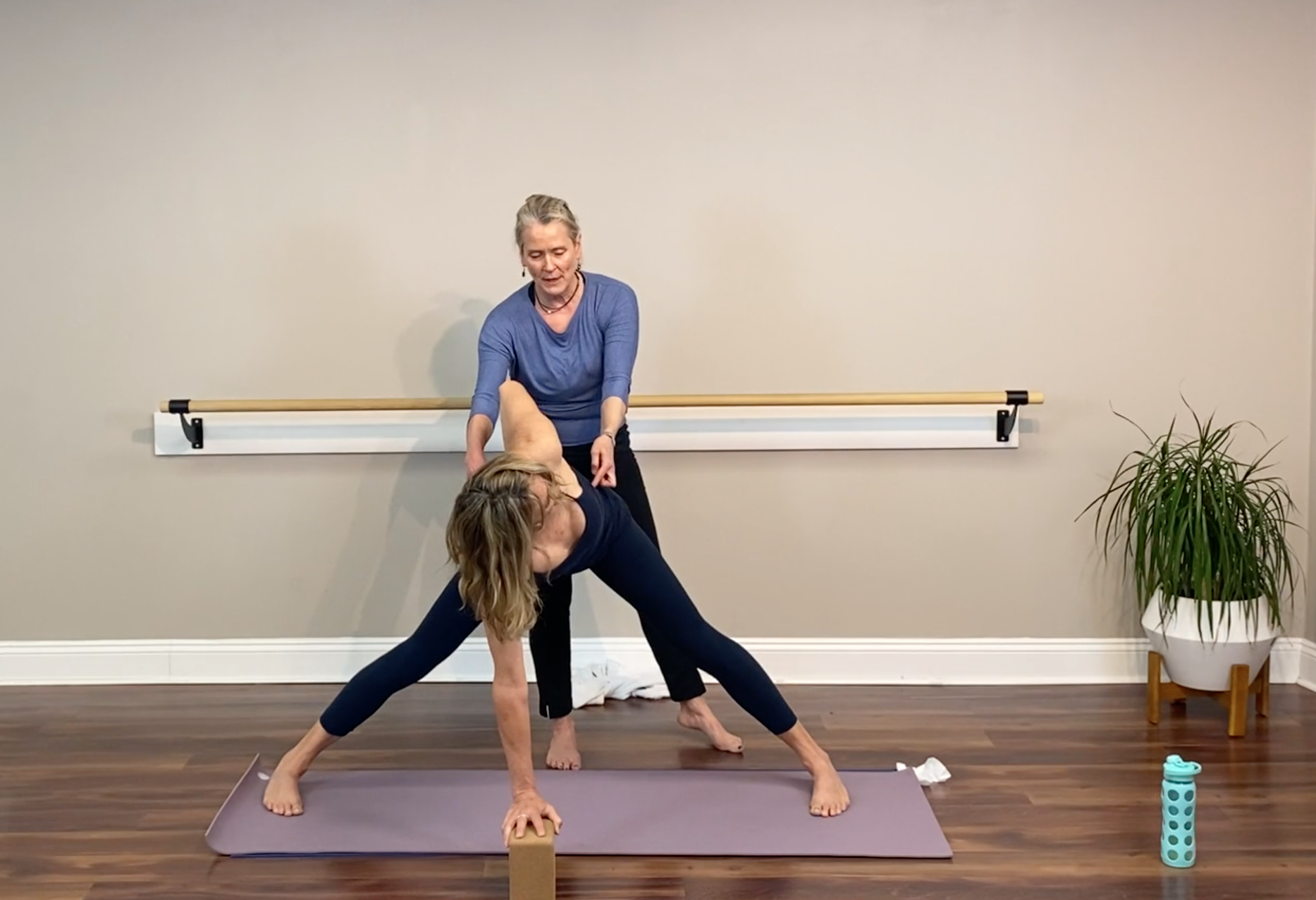 PhyToga All Levels: Functional Flow- Live Zoom 4.8.21